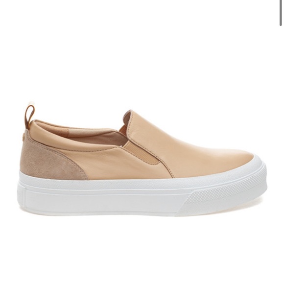 J/SLIDES Shoes - NWT J/SLIDES GIA Light Sand Leather